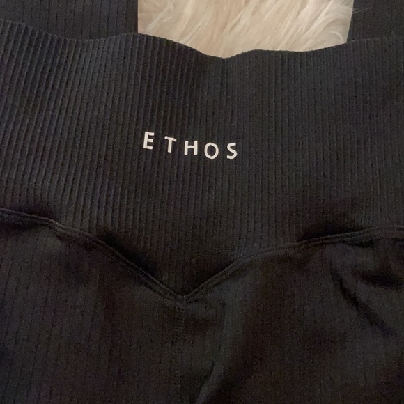 ETHOS LEGGINGS - Picture 3 of 4